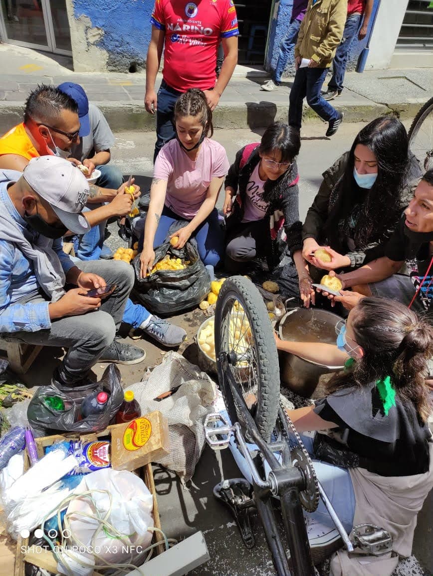 Marcha 14 de Mayo y Olla comunitaria